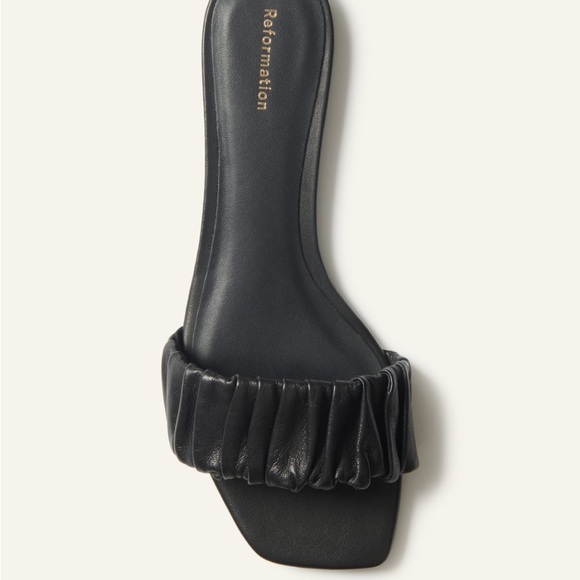 Reformation Marcella Ruched Flat Slide in Black Size 5.5 - Picture 2 of 6